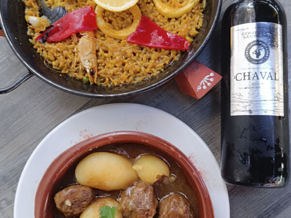 Paella de Marisco, albóndigas con vino